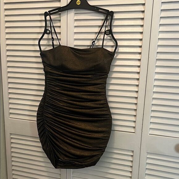 Forever 21 Dresses & Skirts - #1046+Elegant Black Ruched Dress